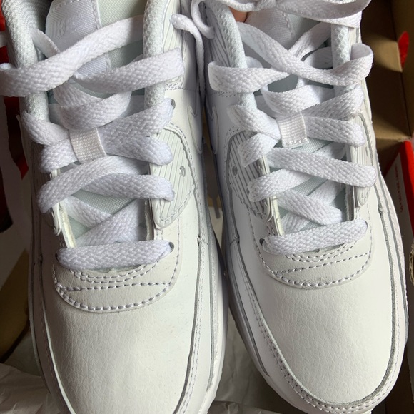 Boys size 3 Nike Air Max - Picture 2 of 2